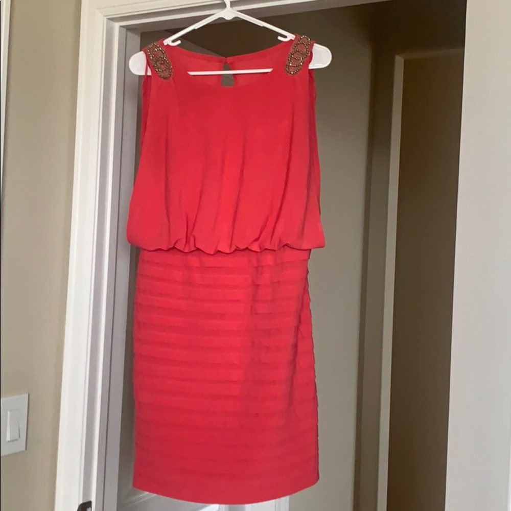 Coral sleeveless dress 👗